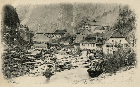 137. La Rasse [vue d'ensemble rapprochée depuis l'aval], entre 1893 et 1904. © Région Bourgogne-Franche-Comté, Inventaire du patrimoine