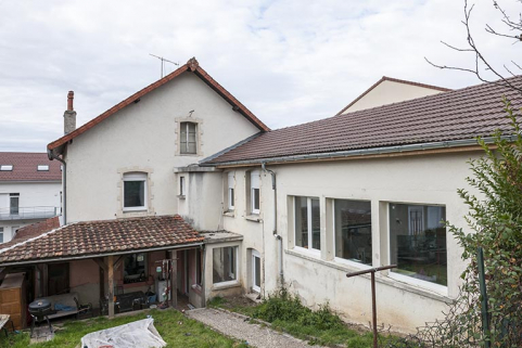 Logement (façade postérieure) et atelier. © Région Bourgogne-Franche-Comté, Inventaire du patrimoine Logement (façade postérieure) et atelier. © Région Bourgogne-Franche-Comté, Inventaire du patrimoine