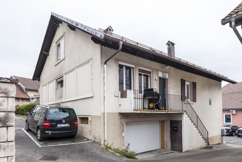 Maison : façades postérieure et latérale gauche. © Région Bourgogne-Franche-Comté, Inventaire du patrimoine Maison : façades postérieure et latérale gauche. © Région Bourgogne-Franche-Comté, Inventaire du patrimoine