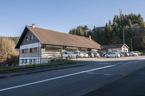 Atelier de fabrication et bureau récent, depuis l'ouest. © Région Bourgogne-Franche-Comté, Inventaire du patrimoine
