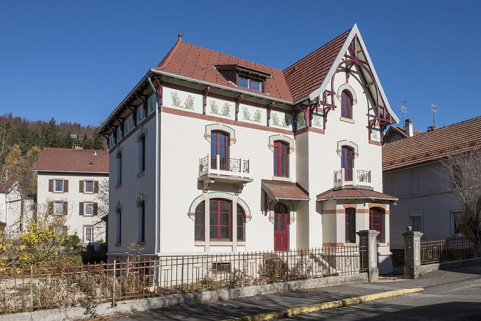 Maison : façade antérieure, de trois quarts gauche. © Région Bourgogne-Franche-Comté, Inventaire du patrimoine