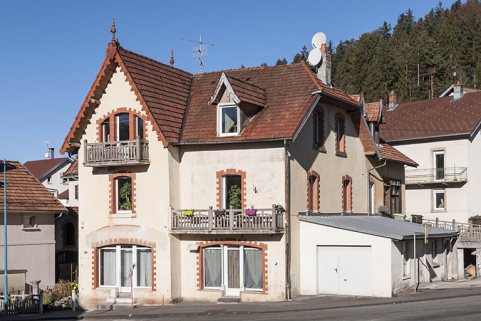 Façades antérieure et latérale droite. © Région Bourgogne-Franche-Comté, Inventaire du patrimoine