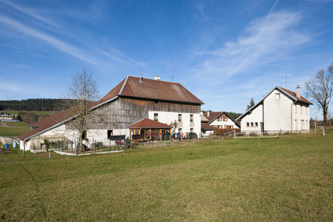 Une ferme dotée d'un atelier indépendant, au Grand Vau : la ferme de Lucien Bessot (1731) et son atelier de 1924. © Région Bourgogne-Franche-Comté, Inventaire du patrimoine