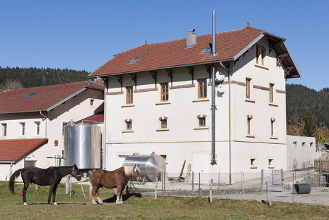 Vue de trois quarts arrière. © Région Bourgogne-Franche-Comté, Inventaire du patrimoine