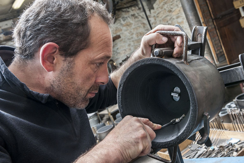 Marquage d'un moulage (3). © Région Bourgogne-Franche-Comté, Inventaire du patrimoine