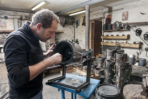 Marquage d'un moulage (1). © Région Bourgogne-Franche-Comté, Inventaire du patrimoine