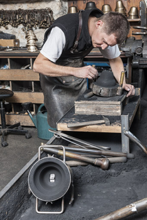 Moulage. Finition (1). © Région Bourgogne-Franche-Comté, Inventaire du patrimoine