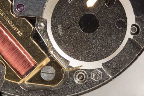 Mouvement FE 11500 : logotype de la société France Ebauches et indication du modèle. © Région Bourgogne-Franche-Comté, Inventaire du patrimoine