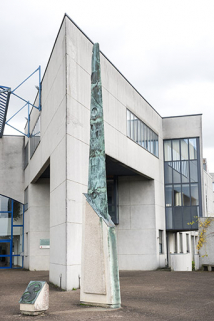 Gnomon et proue de l'entrée. © Région Bourgogne-Franche-Comté, Inventaire du patrimoine