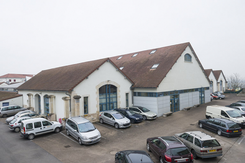 Vue de trois-quart des ateliers depuis le sud-ouest : les pignons sud-est. © Région Bourgogne-Franche-Comté, Inventaire du patrimoine