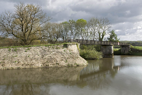 La passerelle enjambant le Coney vue du nord-ouest.  © Région Bourgogne-Franche-Comté, Inventaire du patrimoine La passerelle enjambant le Coney vue du nord-ouest.  © Région Bourgogne-Franche-Comté, Inventaire du patrimoine