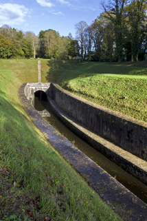 Entrée du tunnel depuis l'aval. © Région Bourgogne-Franche-Comté, Inventaire du patrimoine Entrée du tunnel depuis l'aval. © Région Bourgogne-Franche-Comté, Inventaire du patrimoine