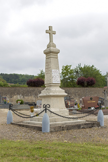 Monument aux morts, au centre du cimetière. © Région Bourgogne-Franche-Comté, Inventaire du patrimoine
