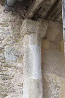 Colonne adossée au mur du premier palier. © Région Bourgogne-Franche-Comté, Inventaire du patrimoine Colonne adossée au mur du premier palier. © Région Bourgogne-Franche-Comté, Inventaire du patrimoine