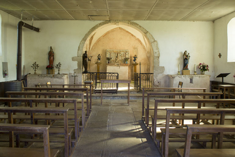 Vue générale de l'intérieur de la chapelle depuis l'entrée. © Région Bourgogne-Franche-Comté, Inventaire du patrimoine