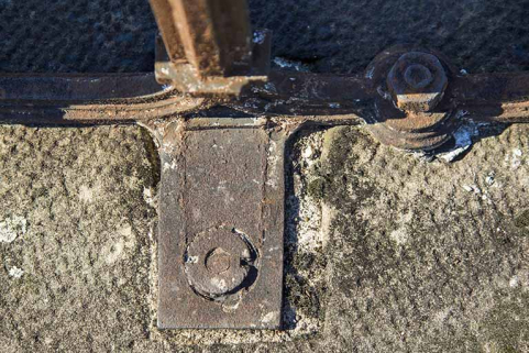 Détail de l'assemblage du garde-corps sur le tablier du viaduc. © Région Bourgogne-Franche-Comté, Inventaire du patrimoine