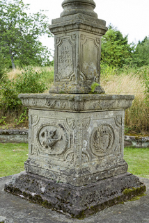 Base du calvaire. © Région Bourgogne-Franche-Comté, Inventaire du patrimoine