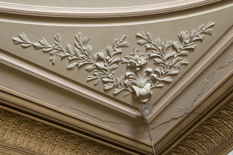 Détail de moulures au plafond. © Région Bourgogne-Franche-Comté, Inventaire du patrimoine Détail de moulures au plafond. © Région Bourgogne-Franche-Comté, Inventaire du patrimoine