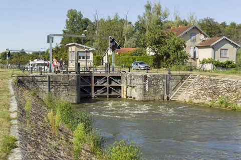 L'écluse depuis l'aval. © Région Bourgogne-Franche-Comté, Inventaire du patrimoine L'écluse depuis l'aval. © Région Bourgogne-Franche-Comté, Inventaire du patrimoine