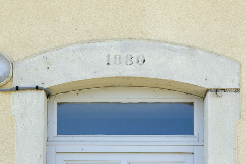 Date de construction de la maison de l'éclusier. © Région Bourgogne-Franche-Comté, Inventaire du patrimoine Date de construction de la maison de l'éclusier. © Région Bourgogne-Franche-Comté, Inventaire du patrimoine