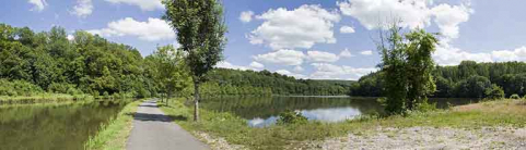 Vue en amont de l'écluse. © Archives départementales de la Haute-Saône