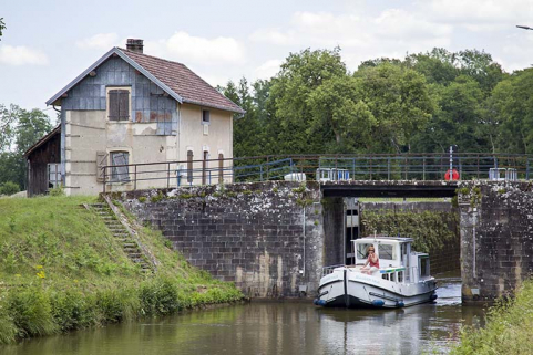 L'écluse, depuis l'aval. © Région Bourgogne-Franche-Comté, Inventaire du patrimoine