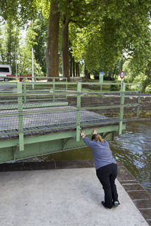 Rotation du pont par poussée manuelle. © Région Bourgogne-Franche-Comté, Inventaire du patrimoine