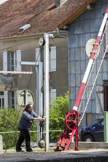 Manipulation des barrières. © Région Bourgogne-Franche-Comté, Inventaire du patrimoine