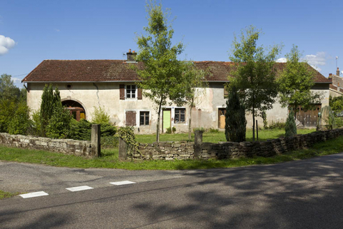 Ancienne épicérie le long de la route départementale. © Région Bourgogne-Franche-Comté, Inventaire du patrimoine