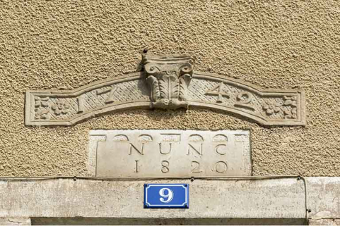 Détail d'une date portée, ancien presbytère. © Région Bourgogne-Franche-Comté, Inventaire du patrimoine Détail d'une date portée, ancien presbytère. © Région Bourgogne-Franche-Comté, Inventaire du patrimoine