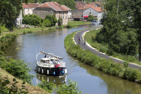 Le canal de l'Est. © Région Bourgogne-Franche-Comté, Inventaire du patrimoine Le canal de l'Est. © Région Bourgogne-Franche-Comté, Inventaire du patrimoine