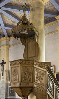 Chaire peinte avec des panneaux représentant les évangelistes. © Région Bourgogne-Franche-Comté, Inventaire du patrimoine