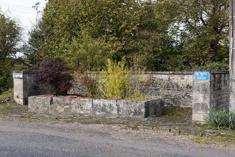 Ancien lavoir au carrefour de la route principale et de la route de Seilles. Vue de trois quart est. © Région Bourgogne-Franche-Comté, Inventaire du patrimoine