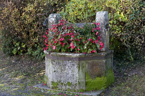 Ancien puits devant la mairie : vue rapprochée.  © Région Bourgogne-Franche-Comté, Inventaire du patrimoine