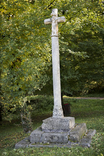 Croix située à la sortie du village en direction de Vauvillers. © Région Bourgogne-Franche-Comté, Inventaire du patrimoine Croix située à la sortie du village en direction de Vauvillers. © Région Bourgogne-Franche-Comté, Inventaire du patrimoine