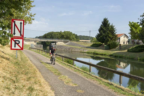 Le chemin halage transformé en piste cyclable. © Région Bourgogne-Franche-Comté, Inventaire du patrimoine