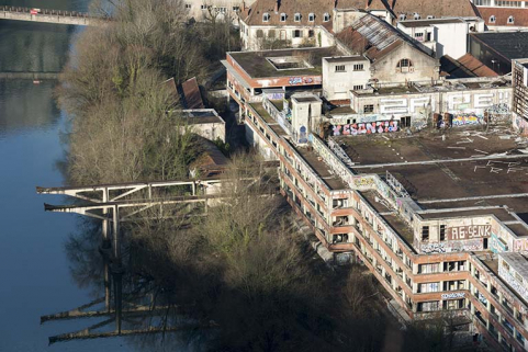Etat en 2016. Usine A : vue plongeante sur le portique en béton du pont roulant. © Région Bourgogne-Franche-Comté, Inventaire du patrimoine