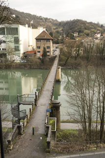 Etat en 2016. Usine B : transformateur et passerelle, depuis la rive gauche du Doubs. © Région Bourgogne-Franche-Comté, Inventaire du patrimoine