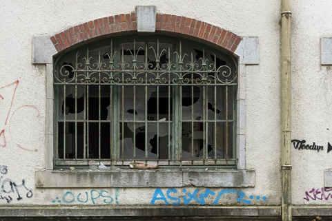 Etat en 2016. Usine A : baie large au rez-de-chaussée des bureaux, côté rue. © Région Bourgogne-Franche-Comté, Inventaire du patrimoine