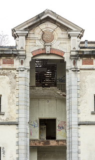 Etat en 2016. Usine A : baie centrale en façade de la cantine. © Région Bourgogne-Franche-Comté, Inventaire du patrimoine