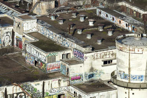 Etat en 2016. Usine A : tags sur les ateliers d'étirage et filature nylon. © Région Bourgogne-Franche-Comté, Inventaire du patrimoine