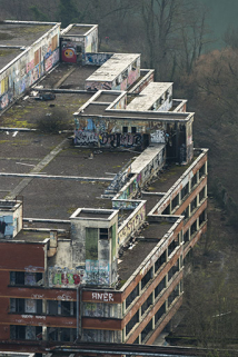 Etat en 2016. Usine A : toit des ateliers d'étirage tergal et nylon, depuis l'ouest. © Région Bourgogne-Franche-Comté, Inventaire du patrimoine