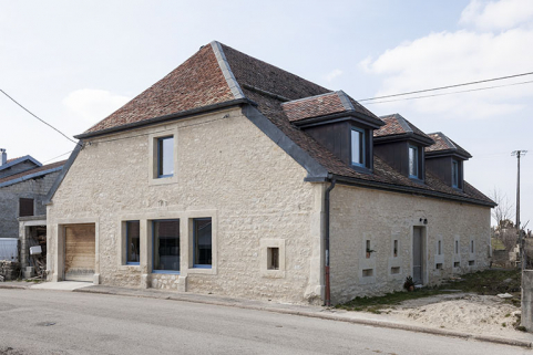Vue depuis l'est. © Région Bourgogne-Franche-Comté, Inventaire du patrimoine