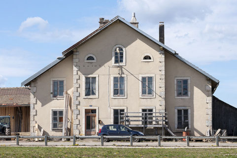 Façade antérieure vue de face. © Région Bourgogne-Franche-Comté, Inventaire du patrimoine Façade antérieure vue de face. © Région Bourgogne-Franche-Comté, Inventaire du patrimoine