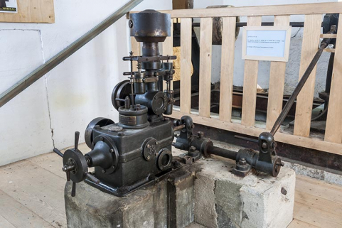 Rez-de-chaussée. Régulateur (SACM) de la turbine Laurent et Collot. © Région Bourgogne-Franche-Comté, Inventaire du patrimoine