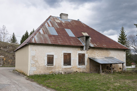 Façades postérieure et latérale droite en 2016. © Région Bourgogne-Franche-Comté, Inventaire du patrimoine