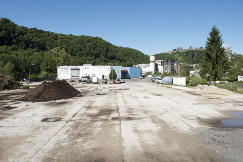 Etat en 2016. Usine C : zone correspondant à la partie détruite, avec l'usine A en arrière-plan. © Région Bourgogne-Franche-Comté, Inventaire du patrimoine