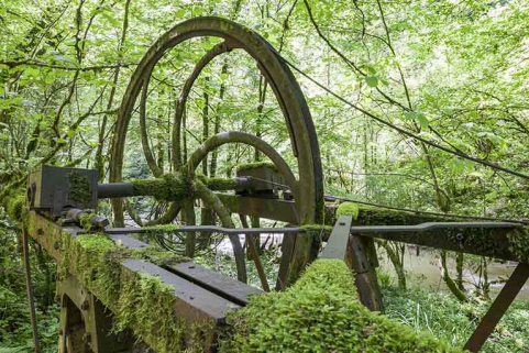 Poulie métallique à gorge du support aval. © Région Bourgogne-Franche-Comté, Inventaire du patrimoine