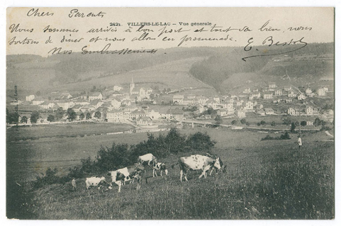 2421. Villers-le-Lac - Vue générale [vue d'ensemble, depuis le sud-est], 1902 ou 1903. Le bâtiment, à droite, est coiffé d'une terrasse. © Région Bourgogne-Franche-Comté, Inventaire du patrimoine