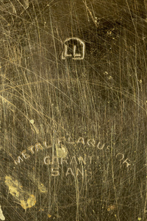 Inscriptions liées au boîtier, gravées dans le fond. © Région Bourgogne-Franche-Comté, Inventaire du patrimoine